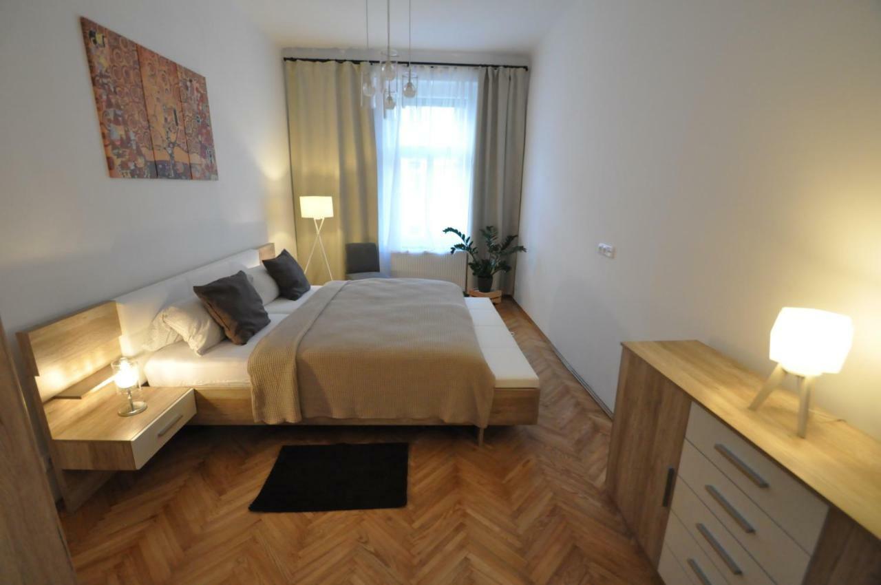 Jirina Appartments Praga Exterior foto