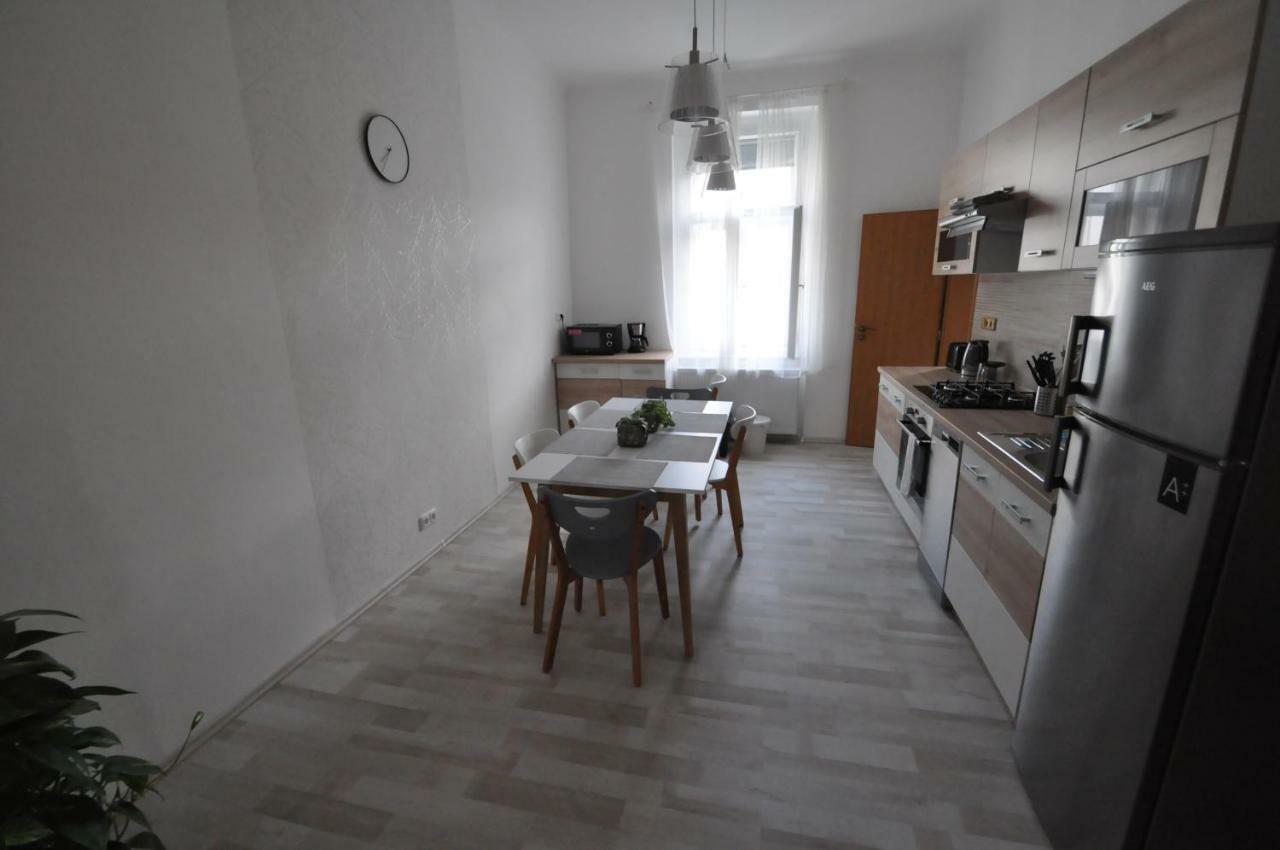 Jirina Appartments Praga Exterior foto
